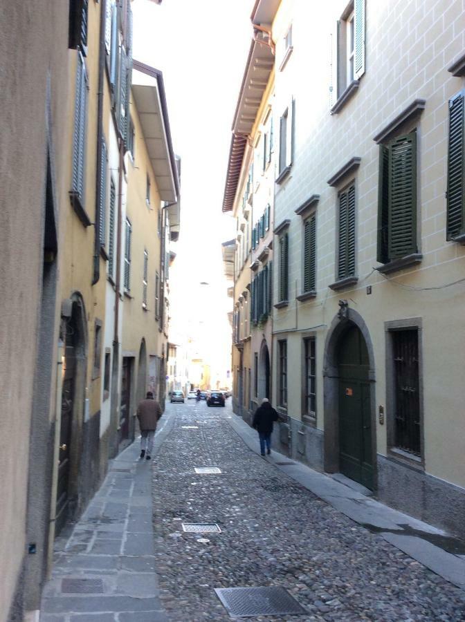 Accademia Deluxe Apartment Bergamo Luaran gambar