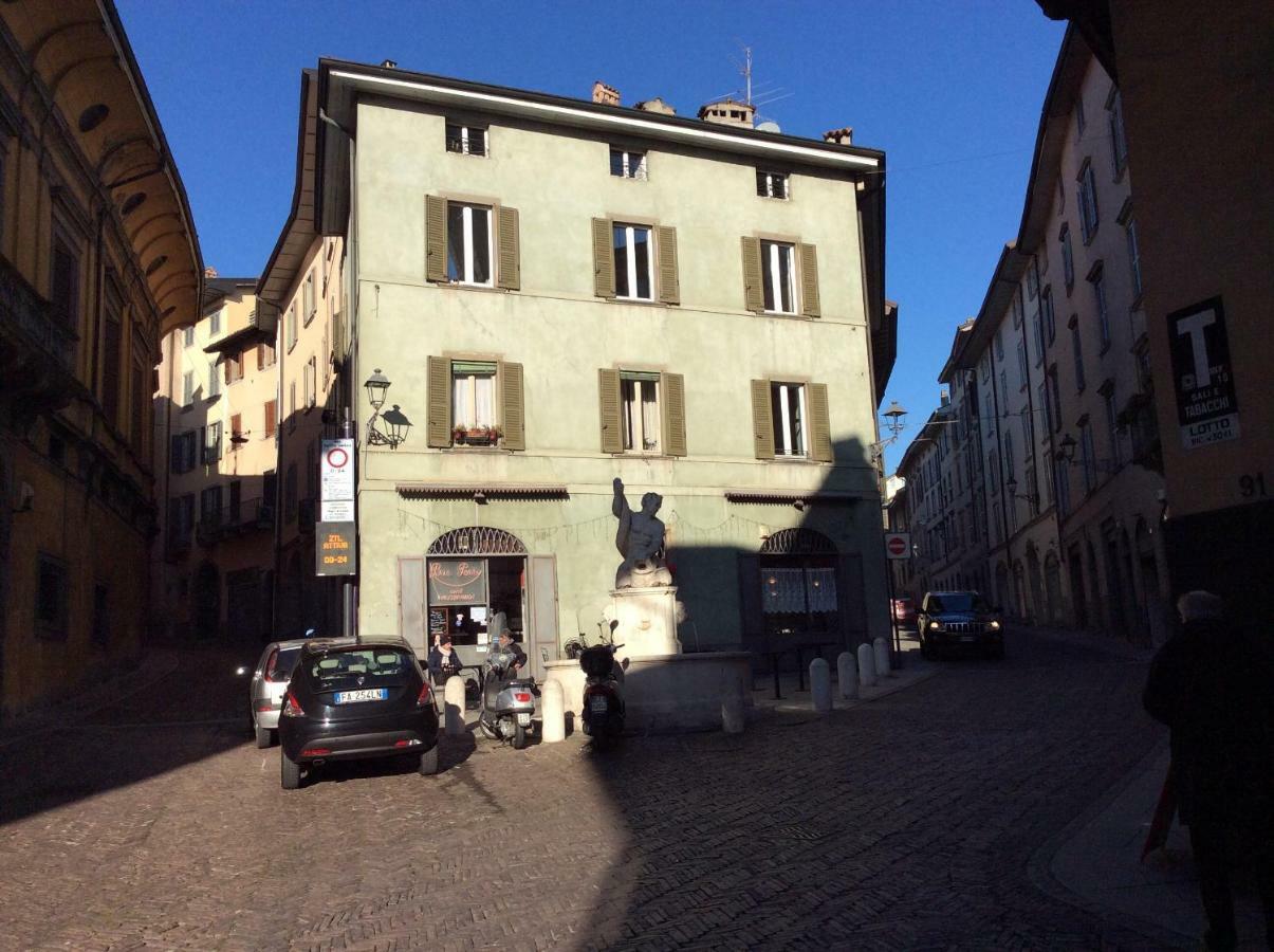 Accademia Deluxe Apartment Bergamo Luaran gambar